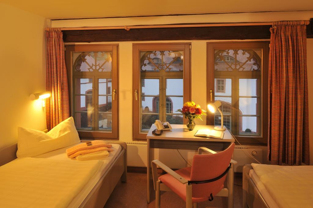 Gaestehaeuser St. Marienthal Kamer foto
